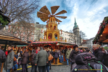 Food and Drinks at the Rindermarkt Christkindlmarkt